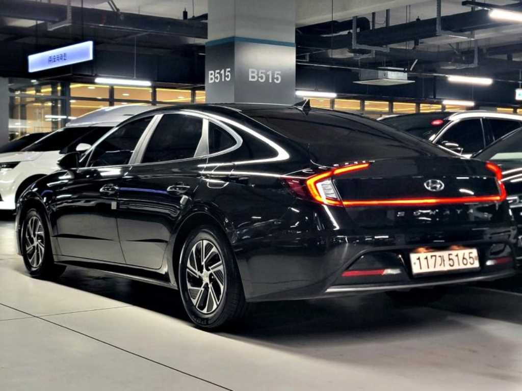 HYUNDAI Sonata - Vista 3