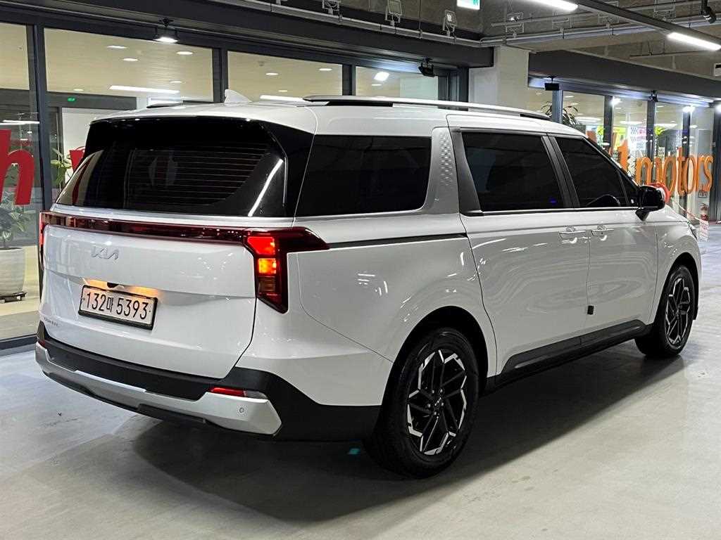 KIA Carnival - Vista 4