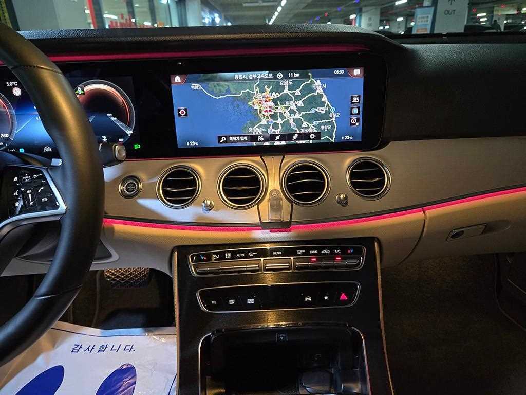 Mercedes Benz E class - Vista 10