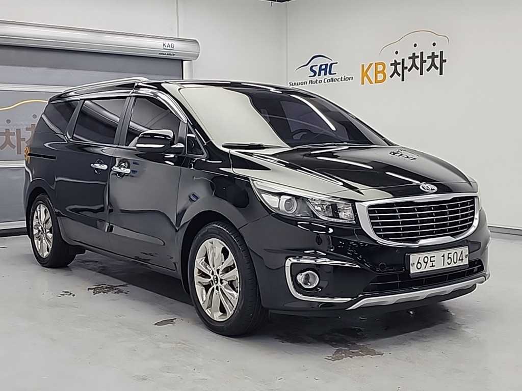 KIA Carnival - Vista 11