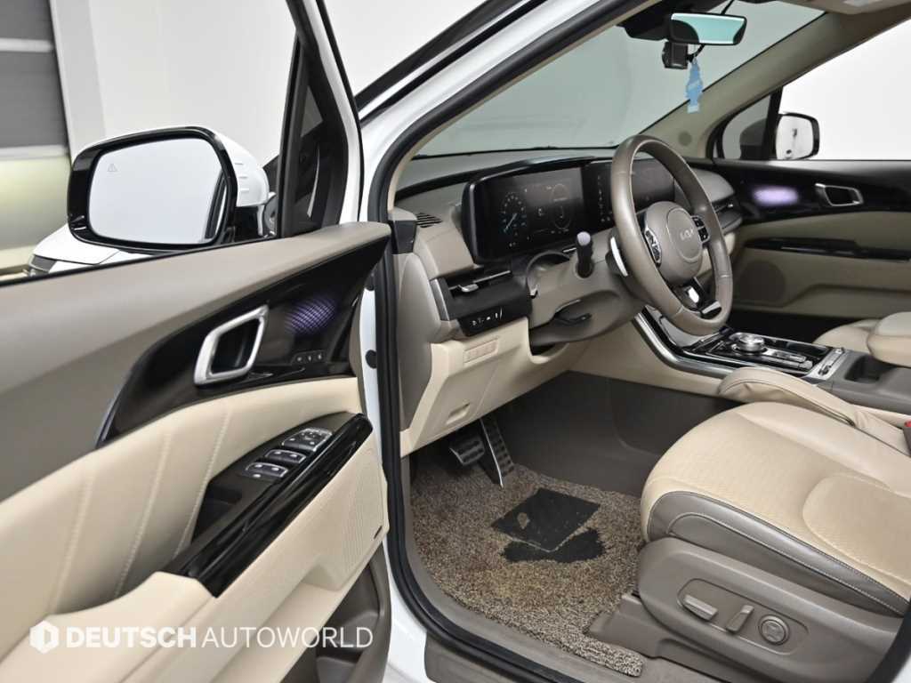 KIA Carnival - Vista 11