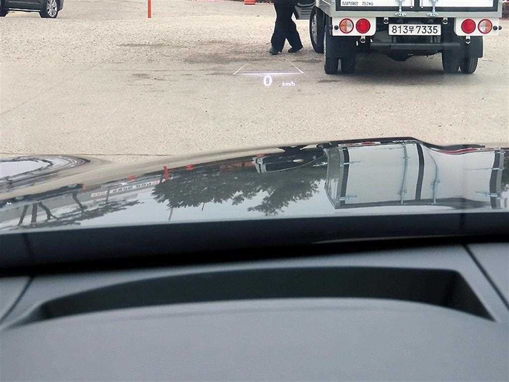 Genesis GV70 - Vista 10