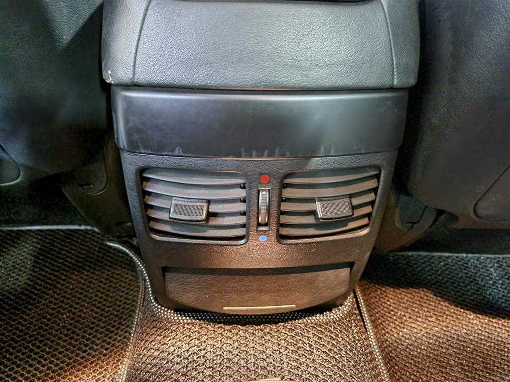 KIA Opirus - Vista 6