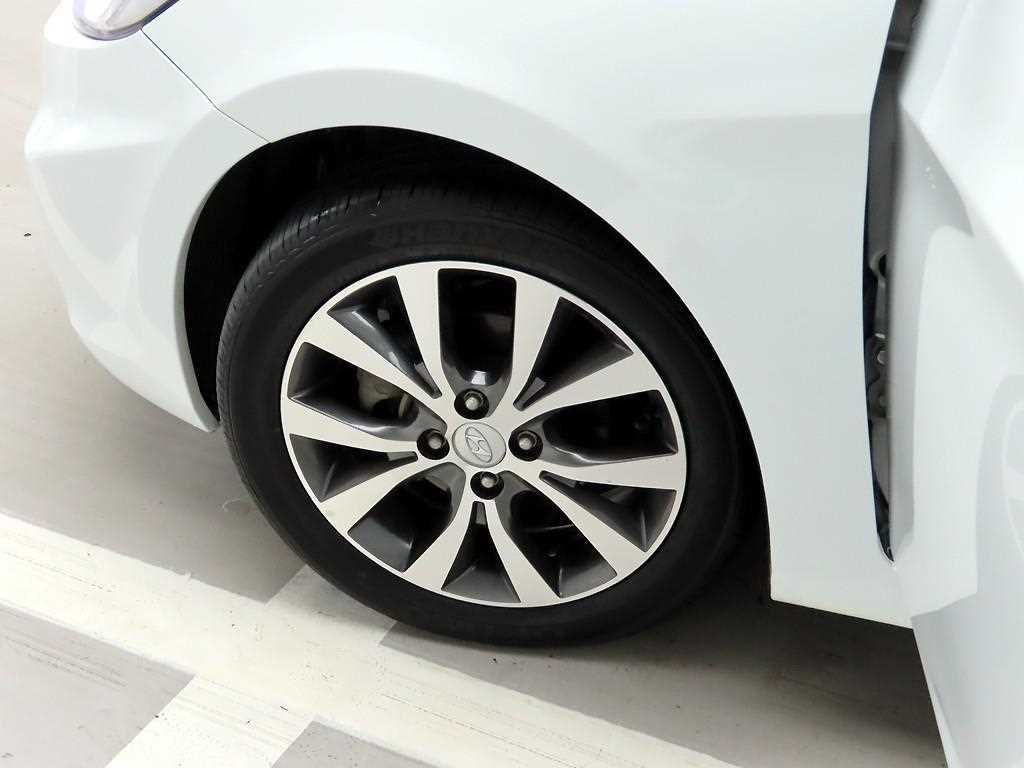 HYUNDAI Accent 2015 Blanco - Importación desde Corea - HF Imports Iquique - Foto 19