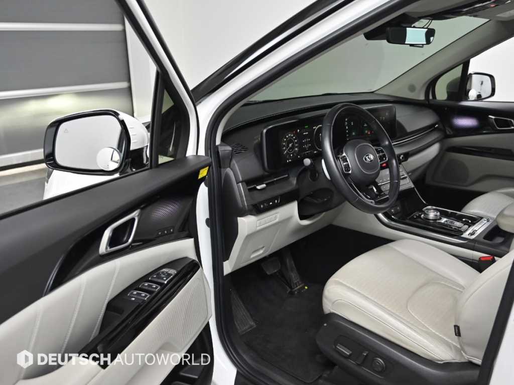 KIA Carnival - Vista 11