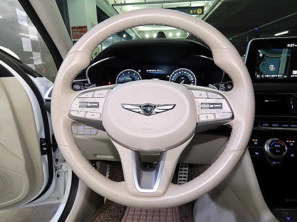 Genesis G70 - Vista 8