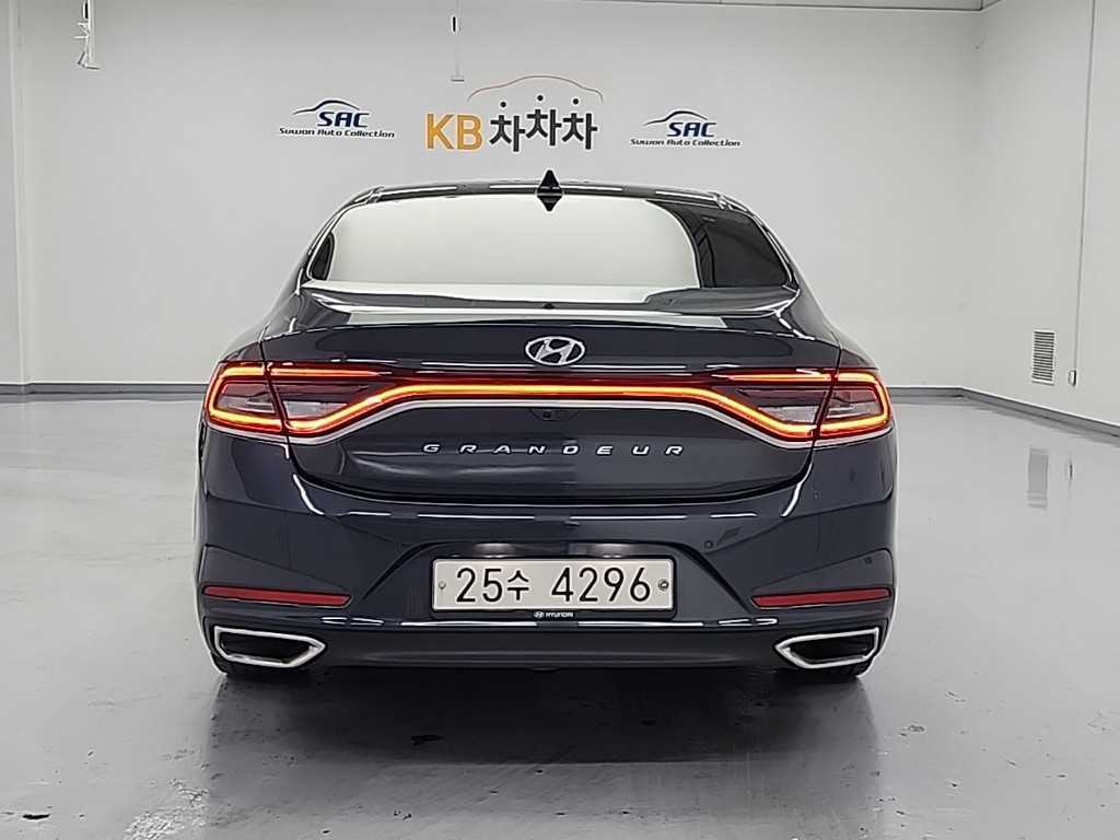HYUNDAI Grandeur - Vista 3