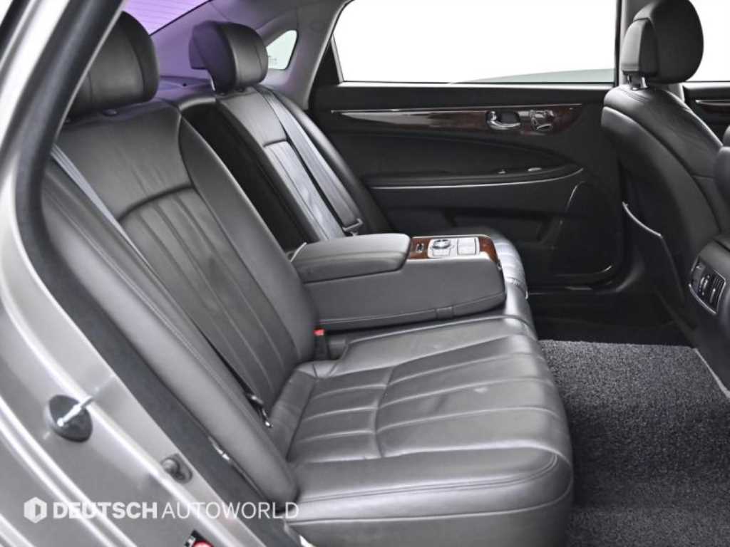 HYUNDAI Equus - Vista 12