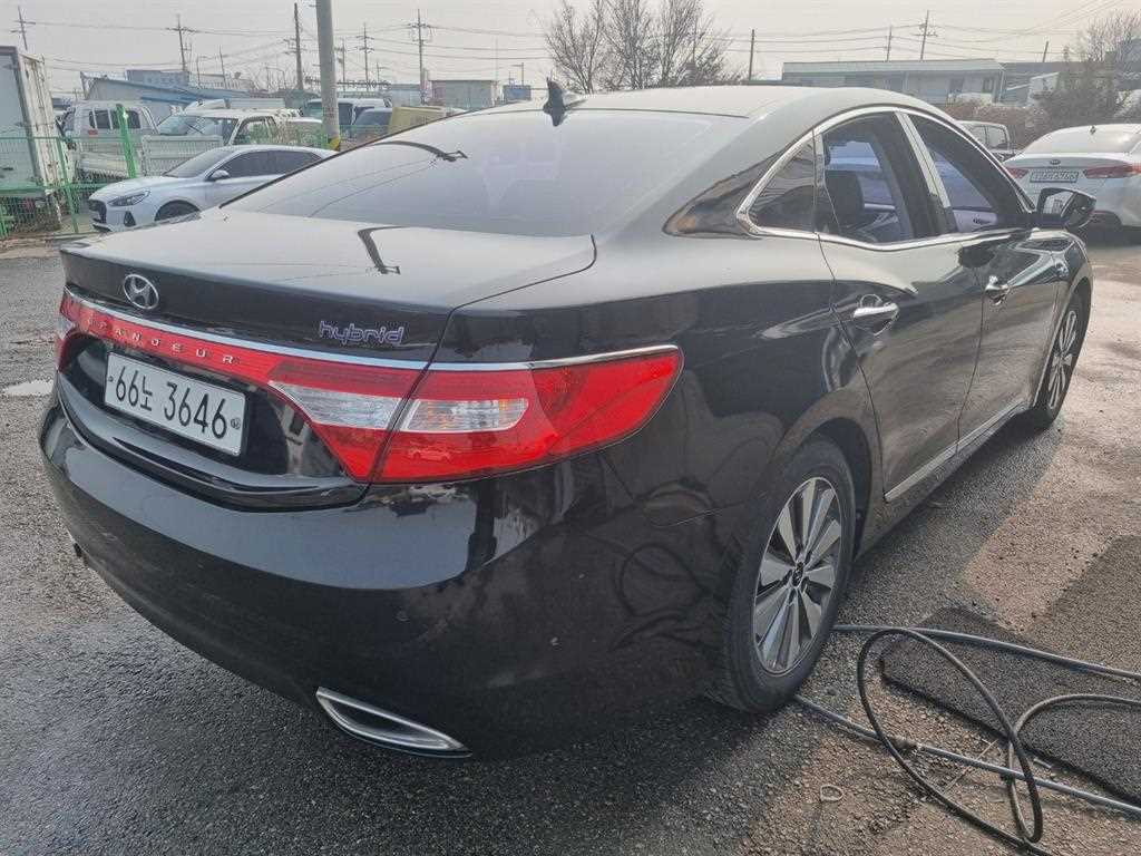 HYUNDAI Grandeur - Vista 3