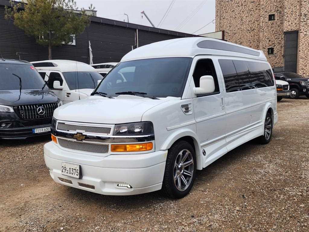 Chevrolet Express van 2017 Blanco - Importación desde Corea - HF Imports Iquique - Foto 1