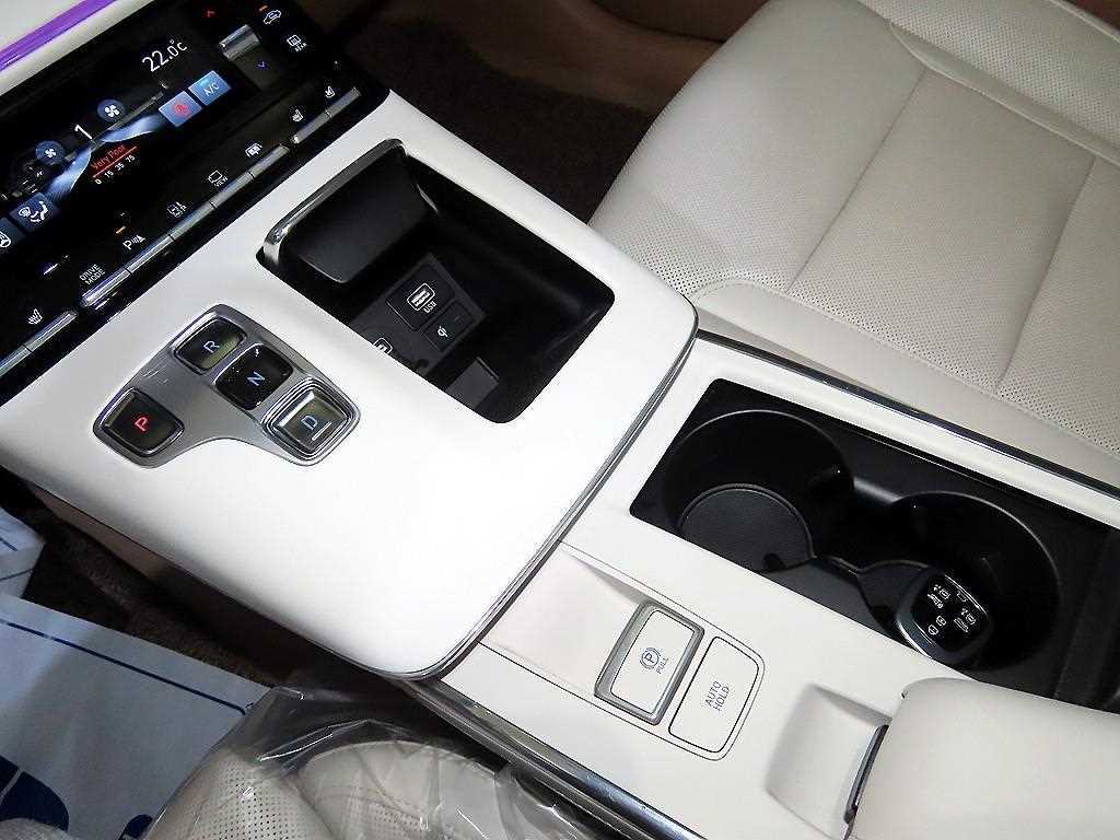 HYUNDAI Grandeur - Vista 12