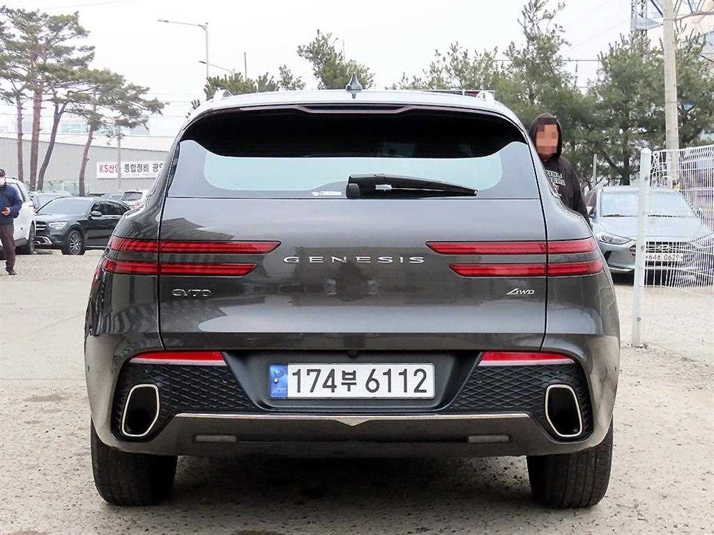 Genesis GV70 - Vista 4