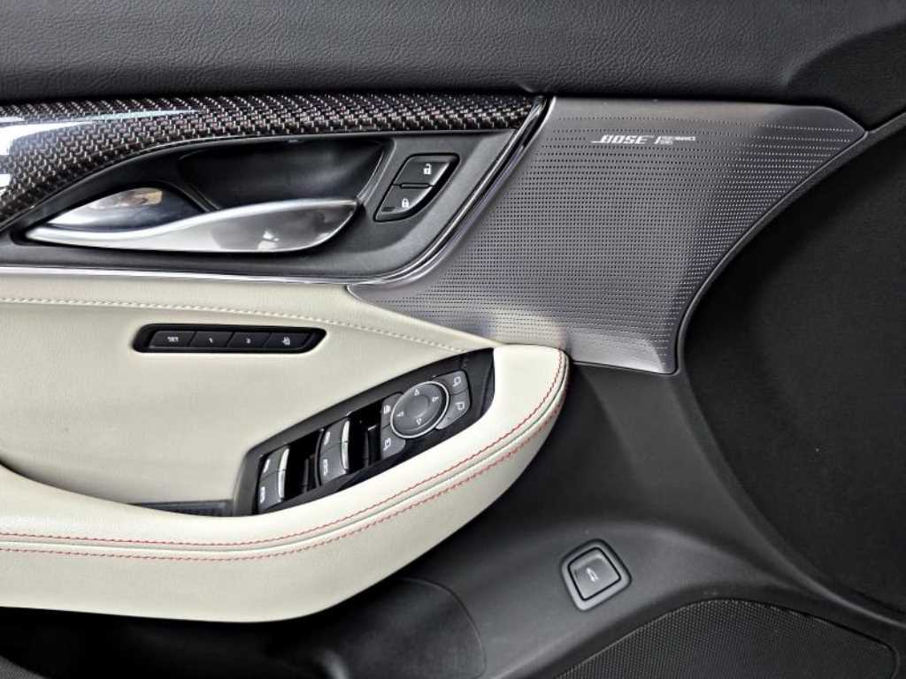 Cadillac CT5 - Vista 11