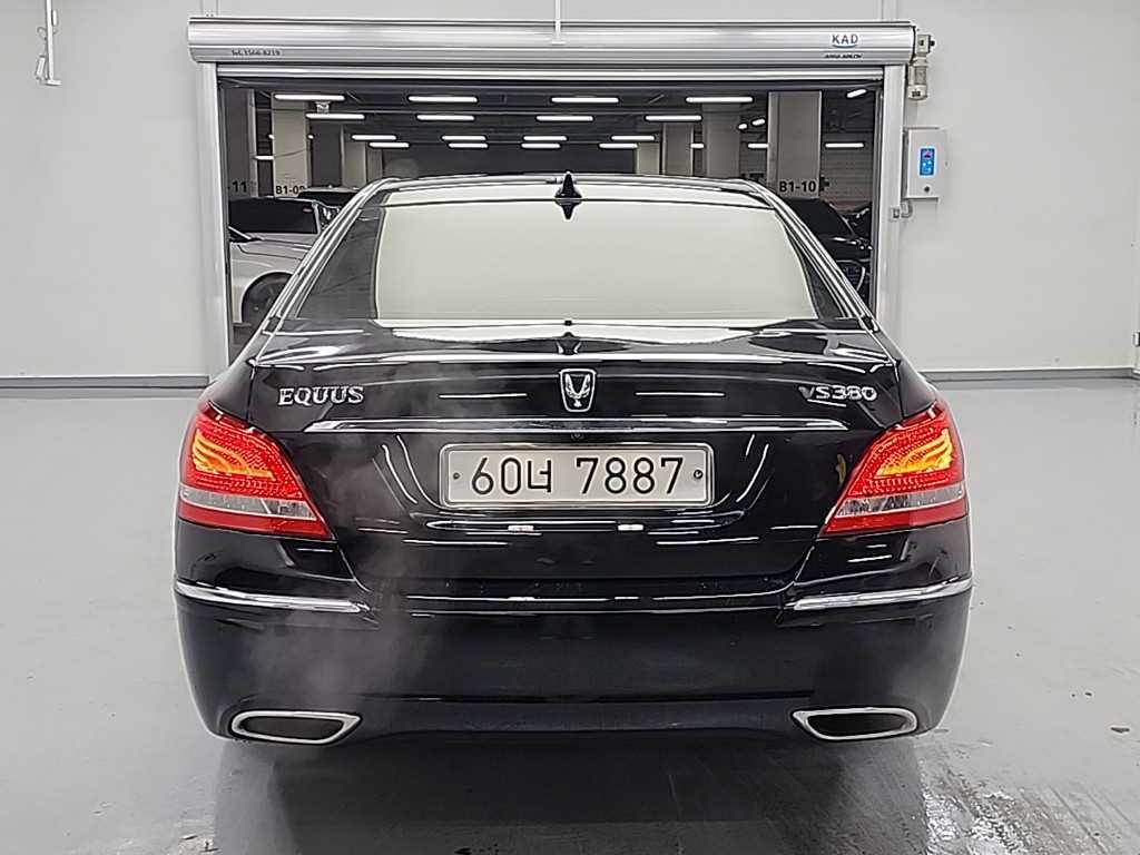 HYUNDAI Equus - Vista 3