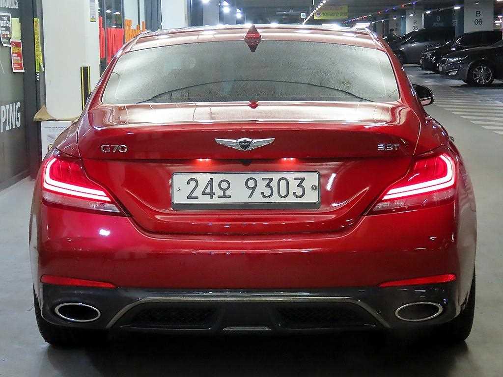 Genesis G70 - Vista 5