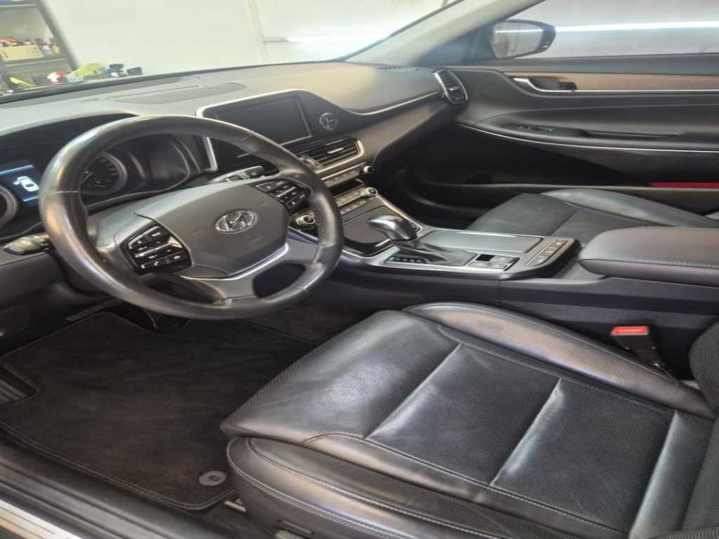 HYUNDAI Grandeur - Vista 3