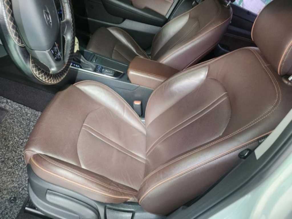 HYUNDAI Sonata - Vista 8