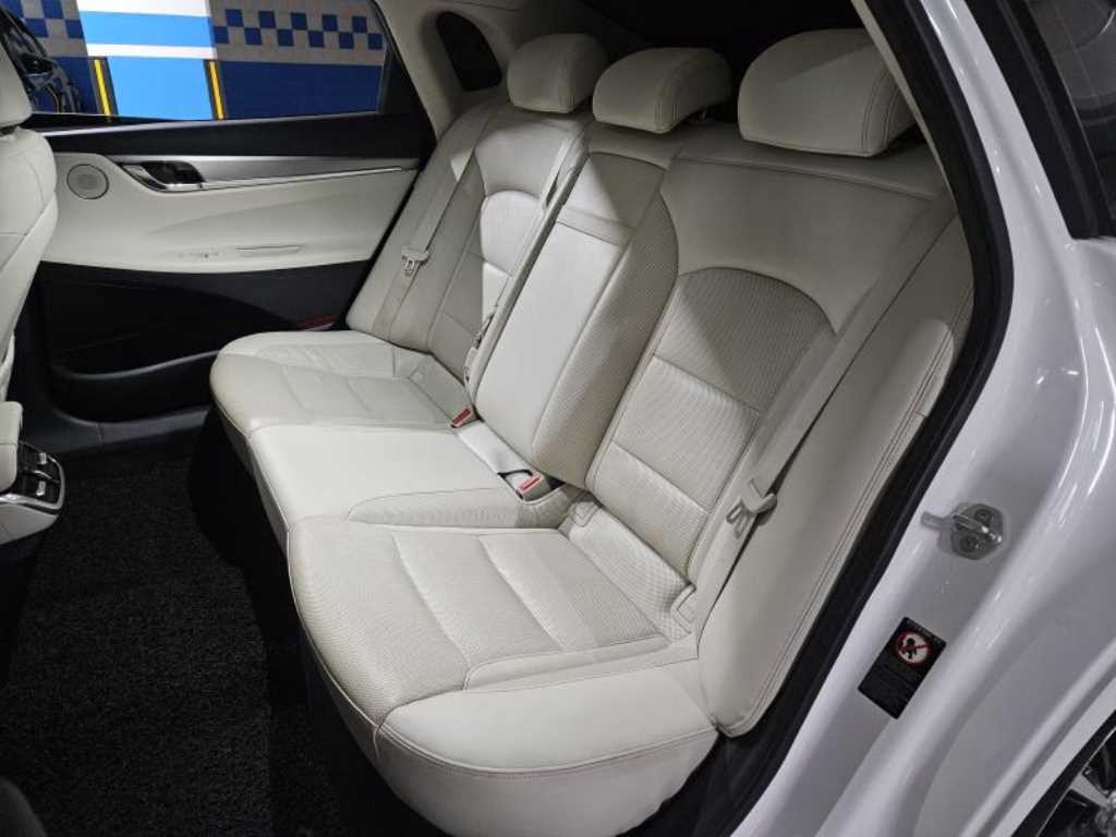 HYUNDAI Grandeur - Vista 9