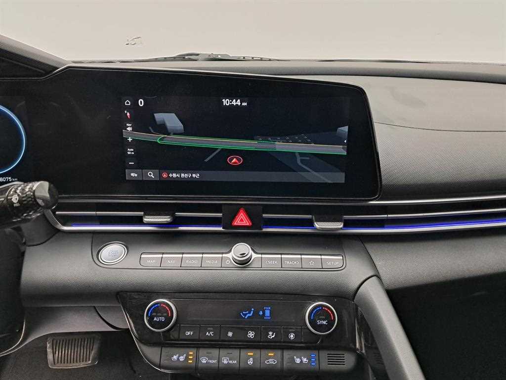 HYUNDAI Avante - Vista 9