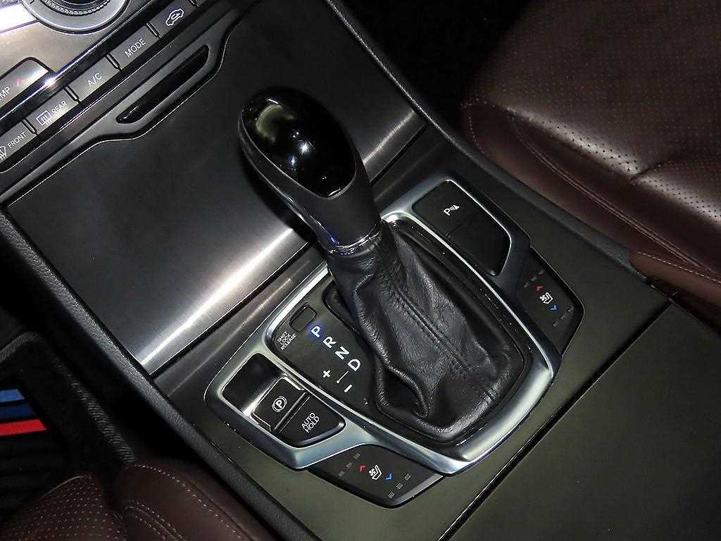 HYUNDAI Grandeur - Vista 12