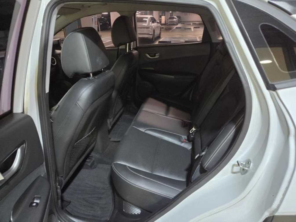 HYUNDAI Kona - Vista 8