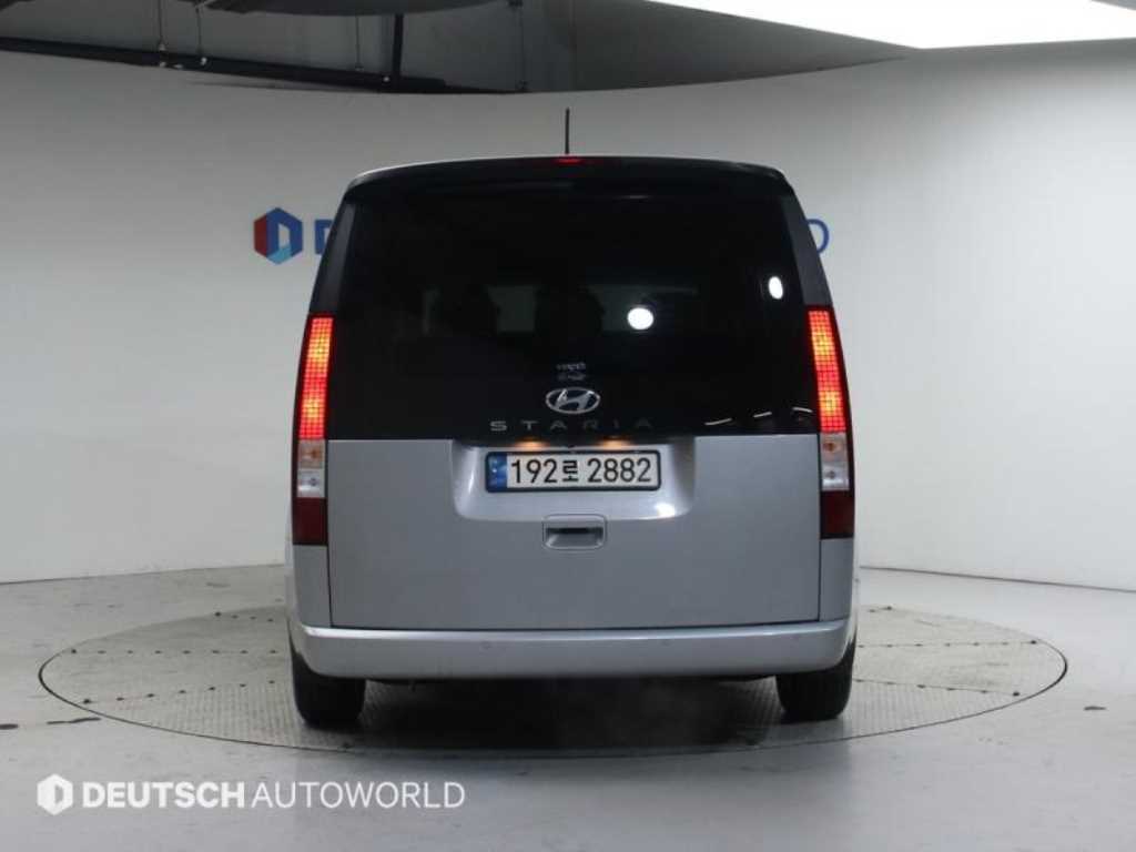 HYUNDAI Staria - Vista 4