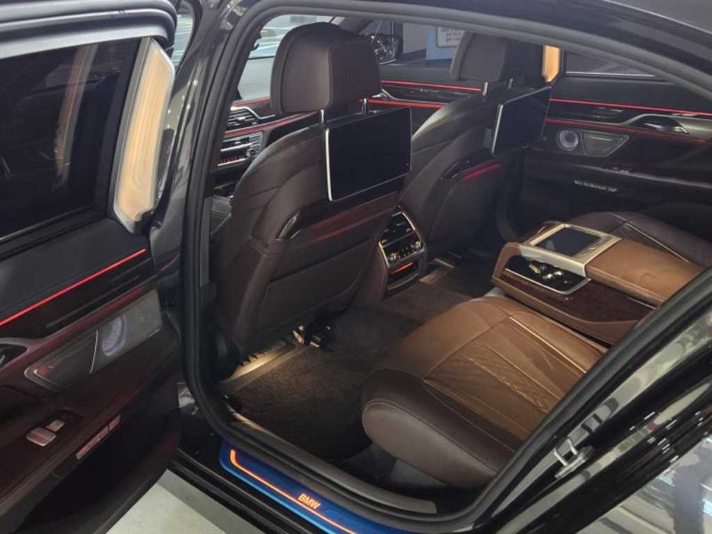 BMW 7 Series - Vista 9