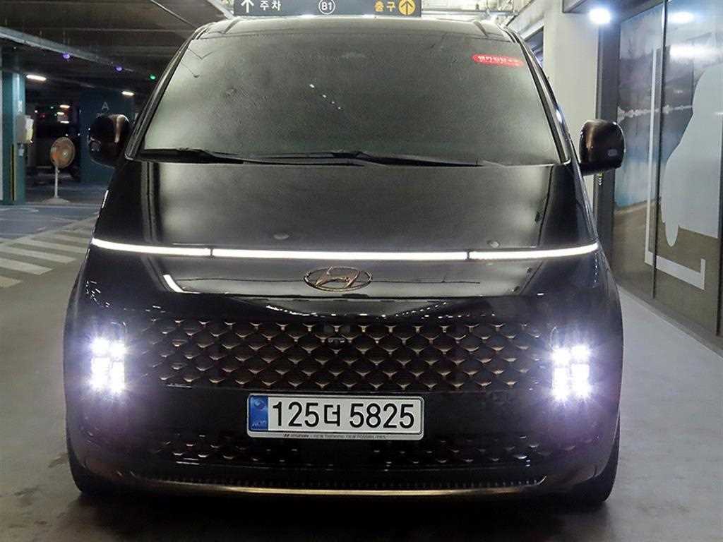 HYUNDAI Staria - Vista 2