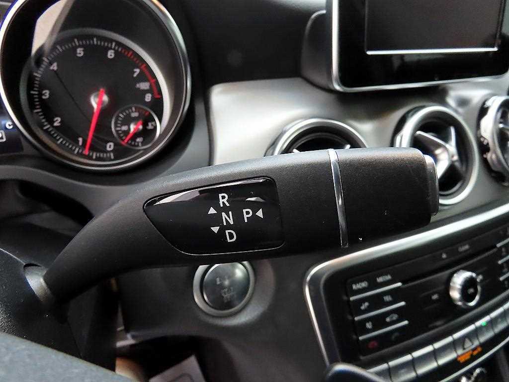 Mercedes Benz GLA Class - Vista 10