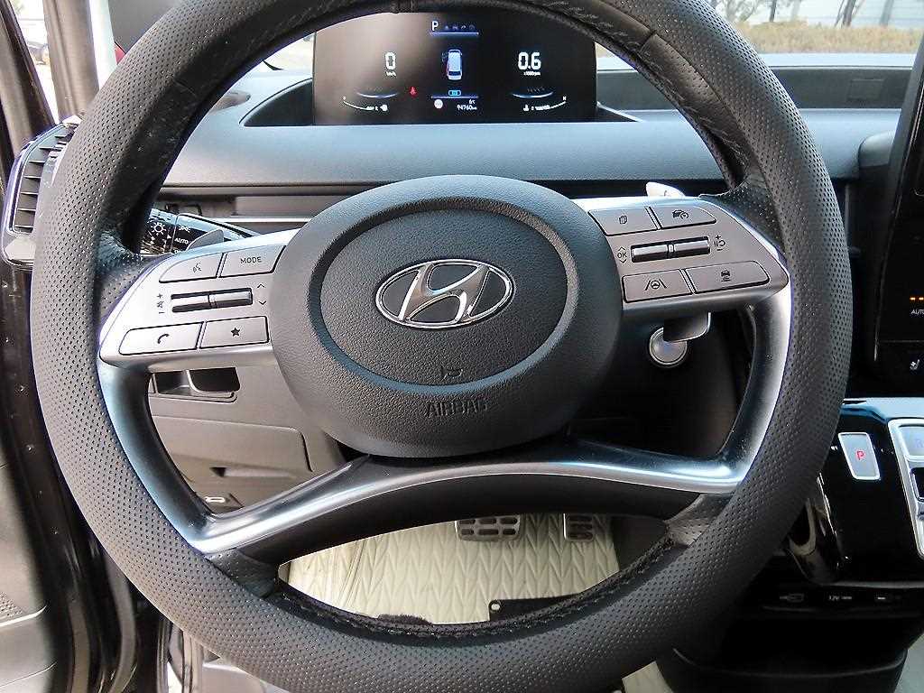 HYUNDAI Staria - Vista 8