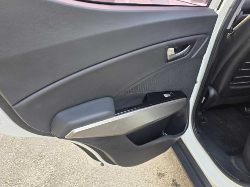 Ssangyong Tivoli - Vista 6