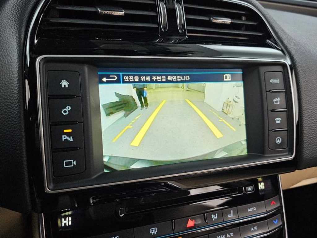 Jaguar XE 2016 Negro - Importación desde Corea - HF Imports Iquique - Foto 15