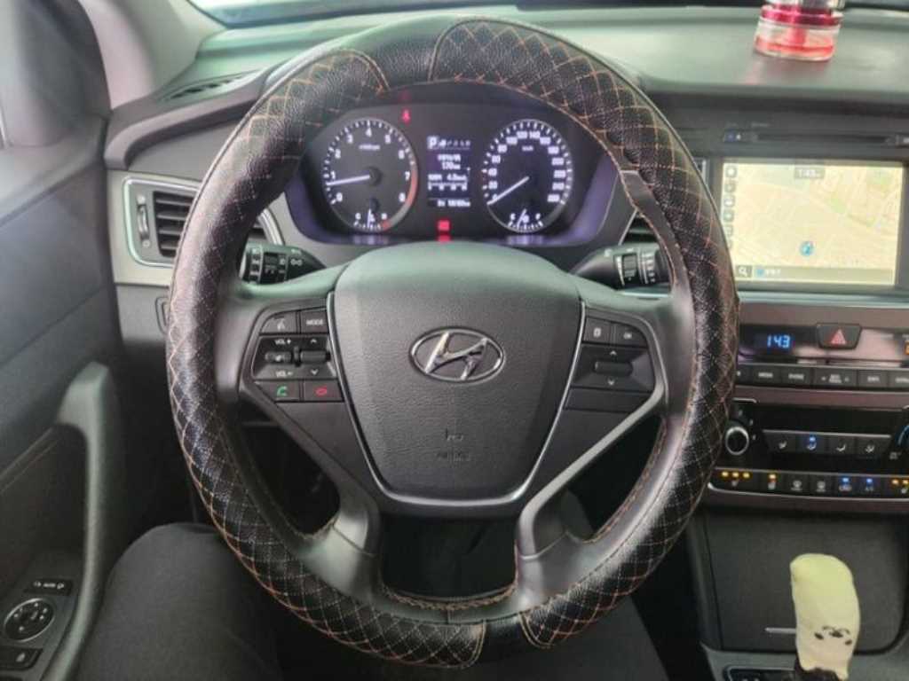 HYUNDAI Sonata - Vista 6