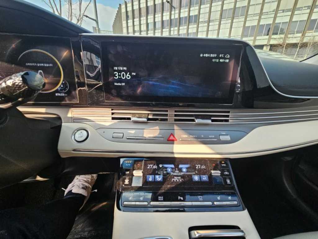 HYUNDAI Grandeur - Vista 11