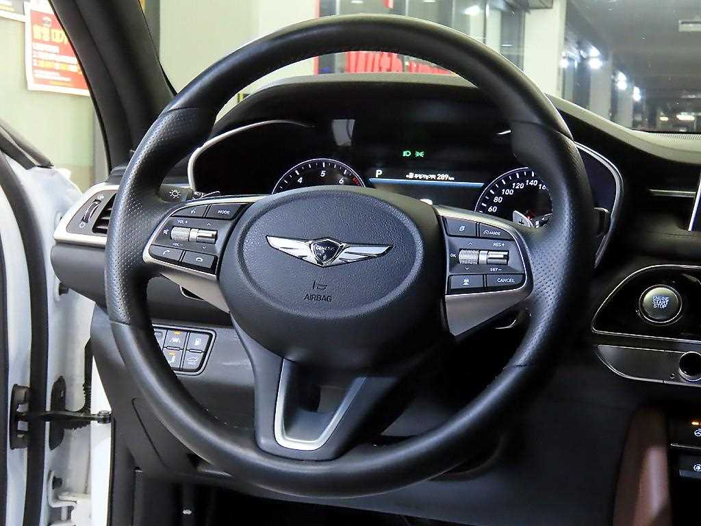 Genesis G70 - Vista 8