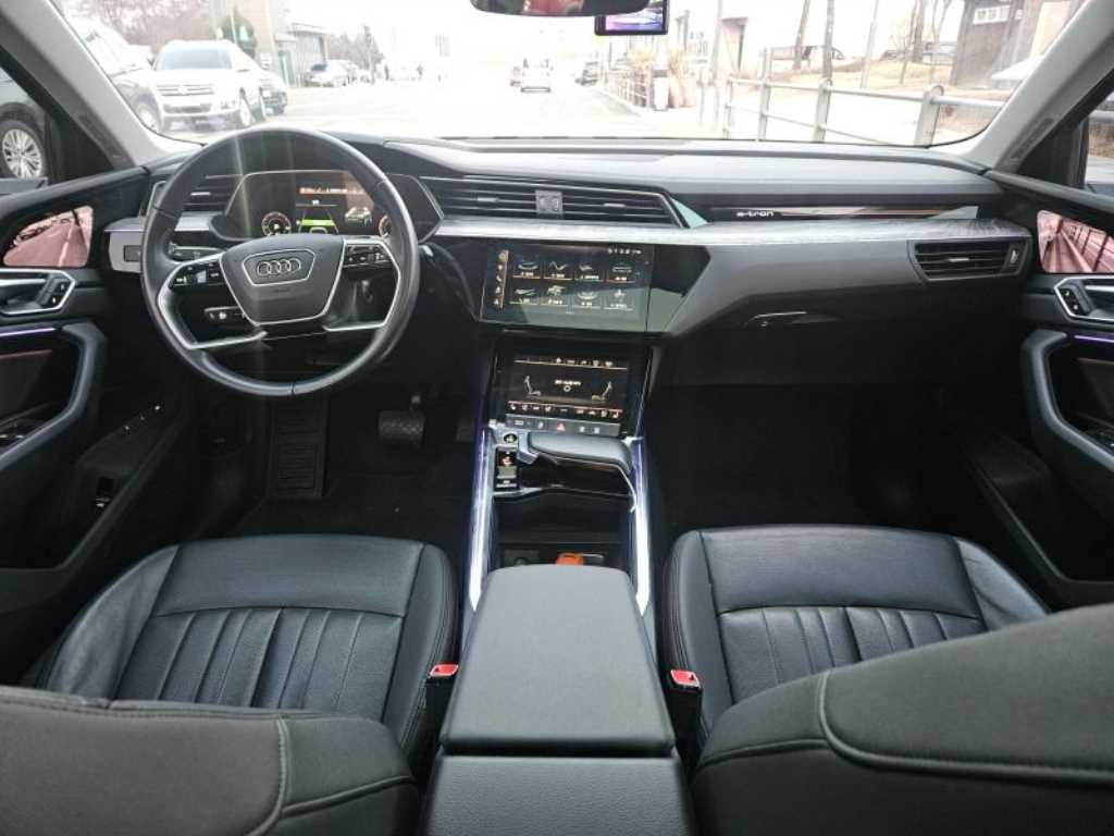 Audi e-Tron - Vista 4