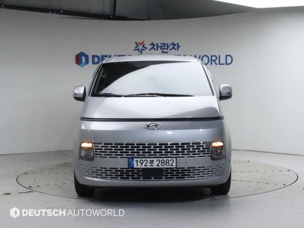 HYUNDAI Staria - Vista 3