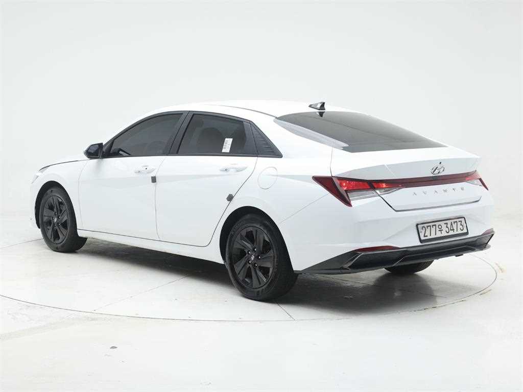 HYUNDAI Avante - Vista 4