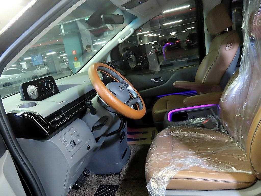 HYUNDAI Staria - Vista 6