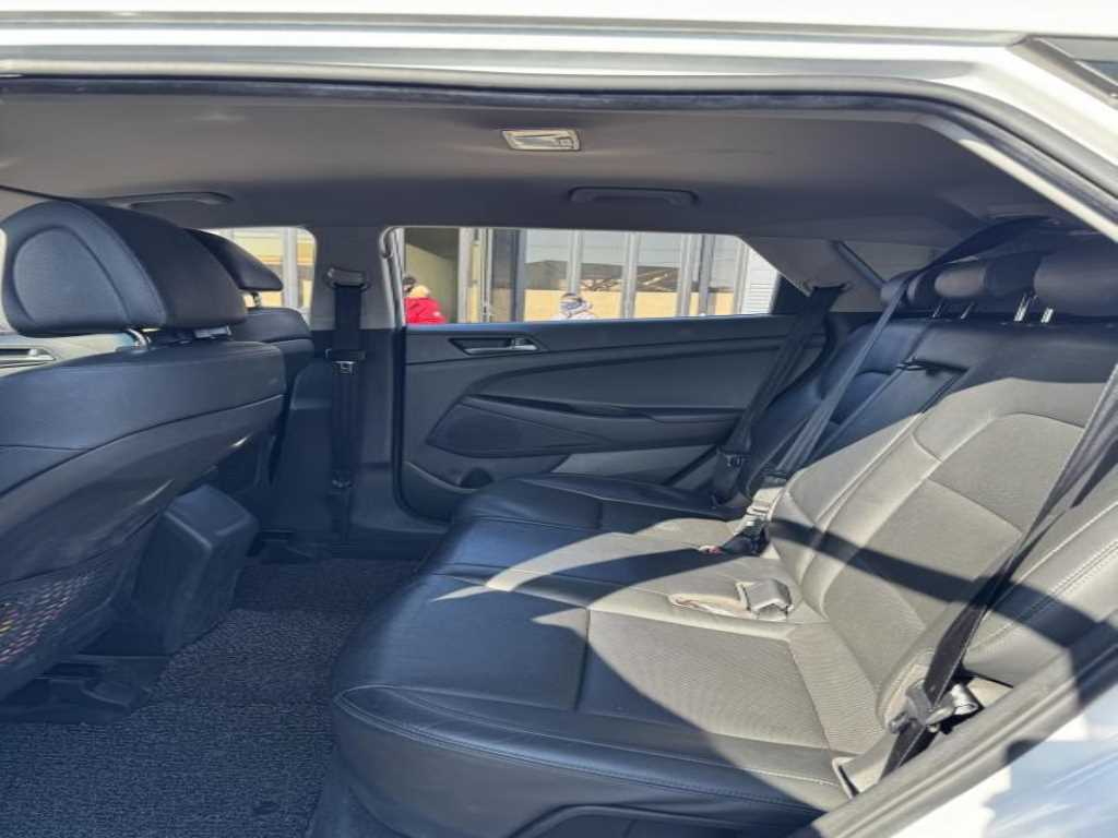 HYUNDAI Tucson - Vista 5