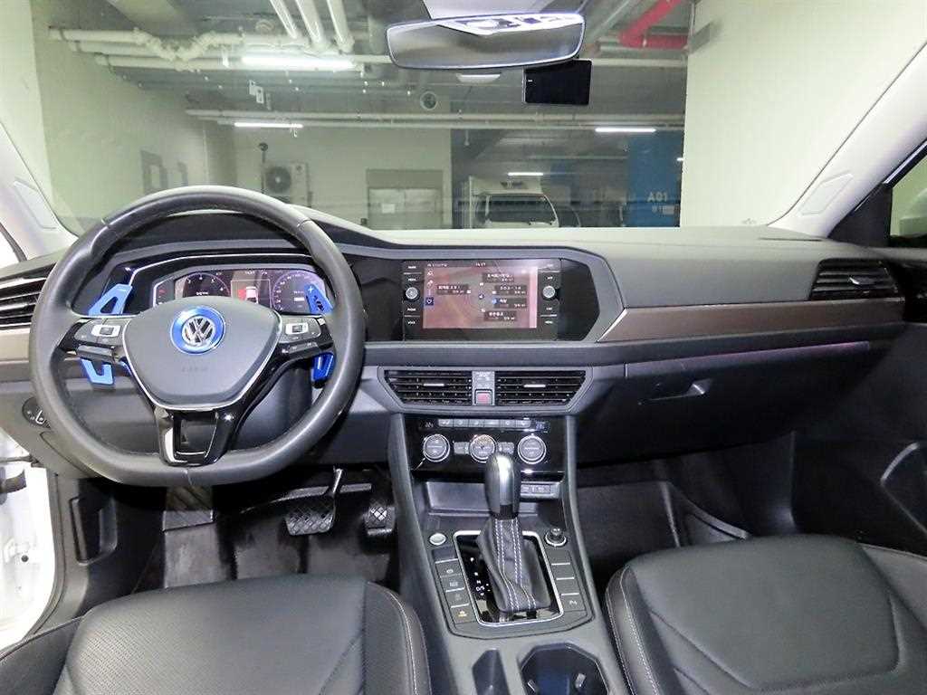 Volkswagen Jetta - Vista 7