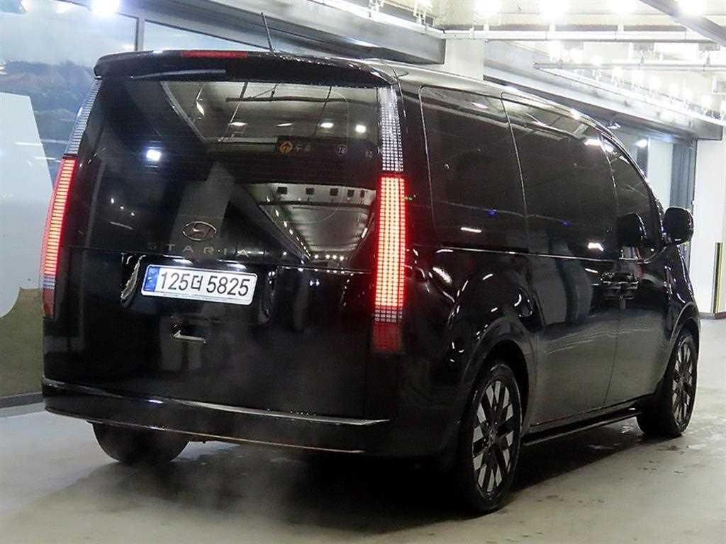 HYUNDAI Staria - Vista 4