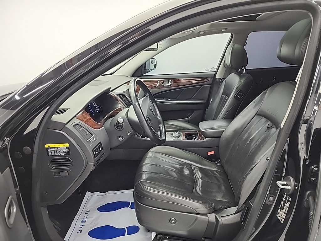 HYUNDAI Equus - Vista 11