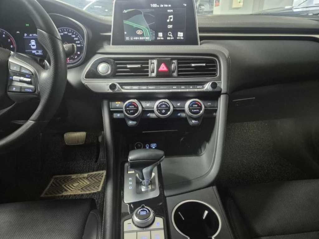 Genesis G70 - Vista 7