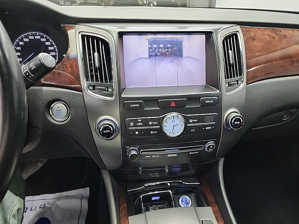HYUNDAI Equus - Vista 10