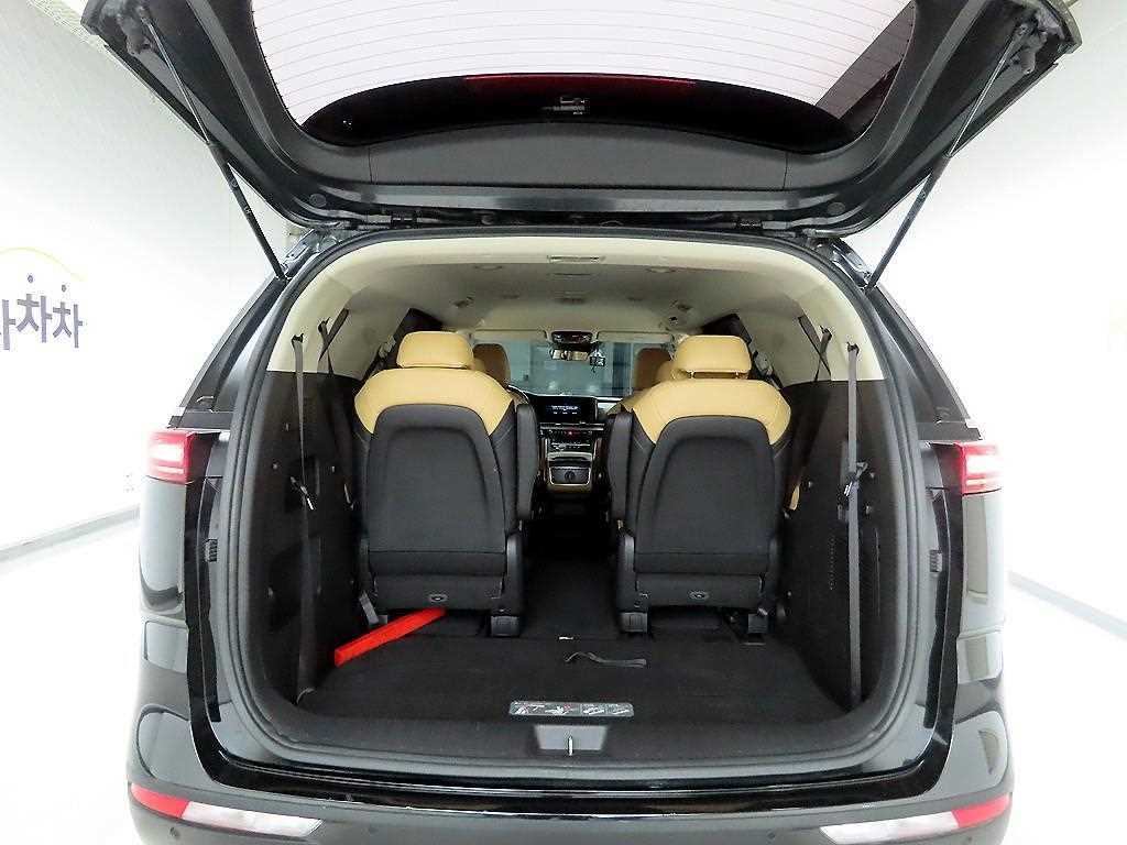KIA Carnival - Vista 5