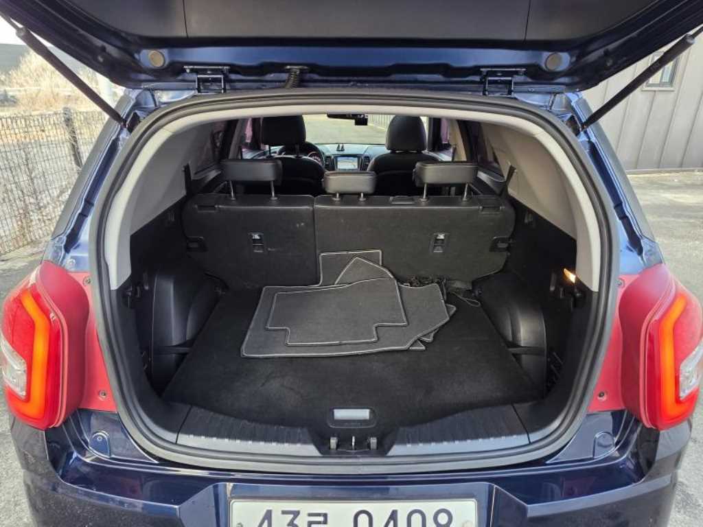 Ssangyong Tivoli - Vista 4