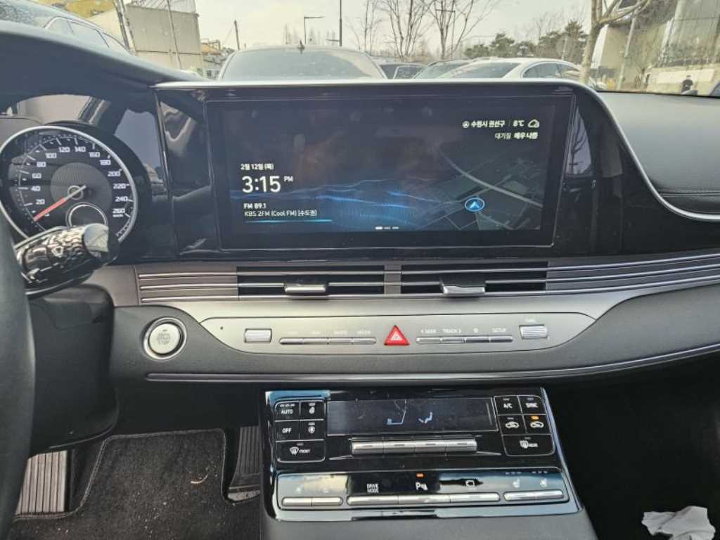 HYUNDAI Grandeur - Vista 5