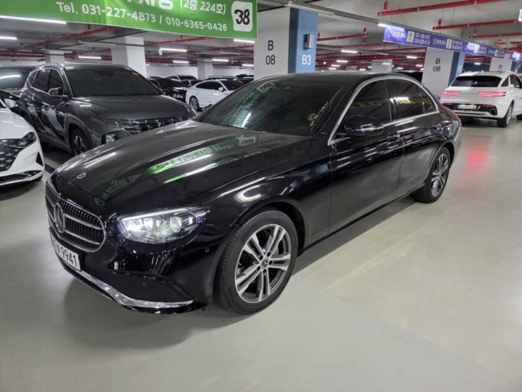 Mercedes Benz E class - Vista 4