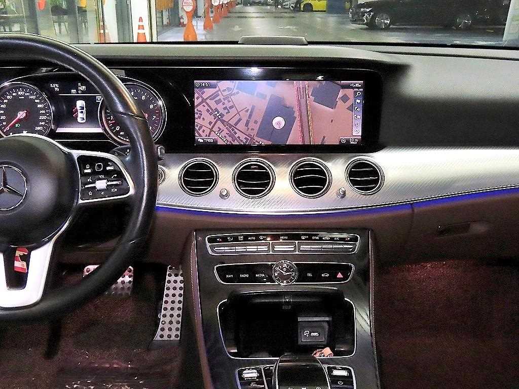 Mercedes Benz E class - Vista 11